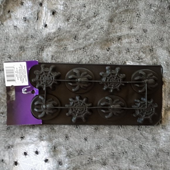 🕷 Spiders Silicone Ice Tray Chocolates Jello Shots Mold Drinks Party Kids New - Picture 2 of 12